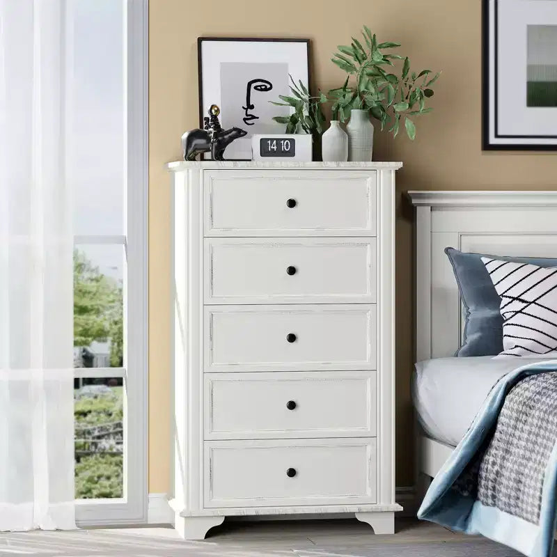 Karl Home 5-Drawer White MDF (Medium-Density Fiberboard) 28.74in. W Chest of Drawer