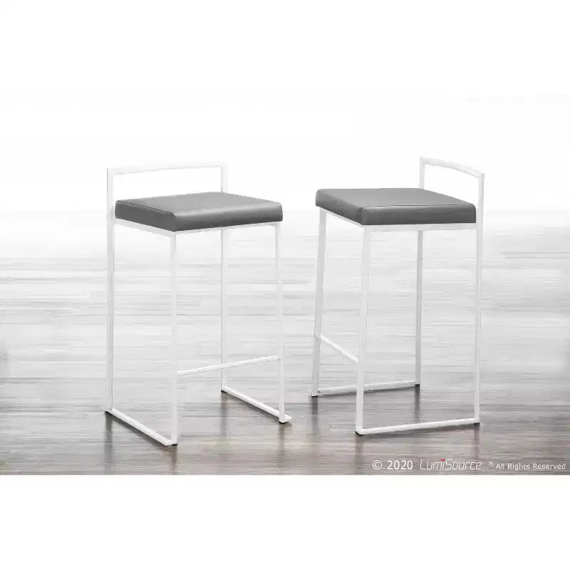 Tabourets de bar contemporains Fuji 26", hauteur comptoir, blanc/gris, rembourrés, structure métallique, empilables
