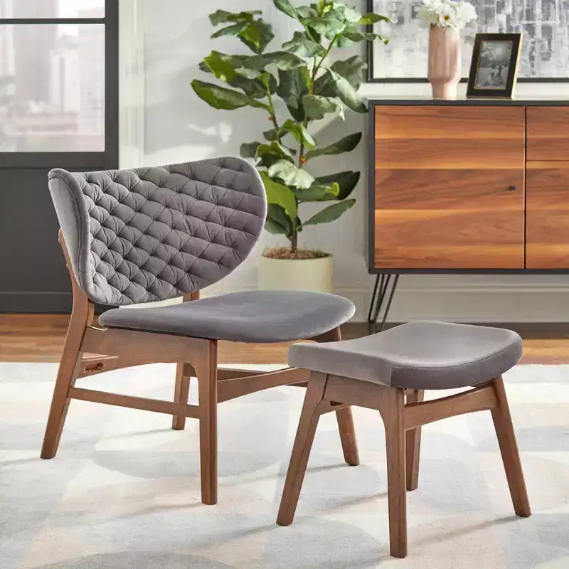 Fauteuil Lounge Sense Mid Century Modern en Velours Gris : Revêtement en velours, design mid-century, pieds en bois d'hévéa