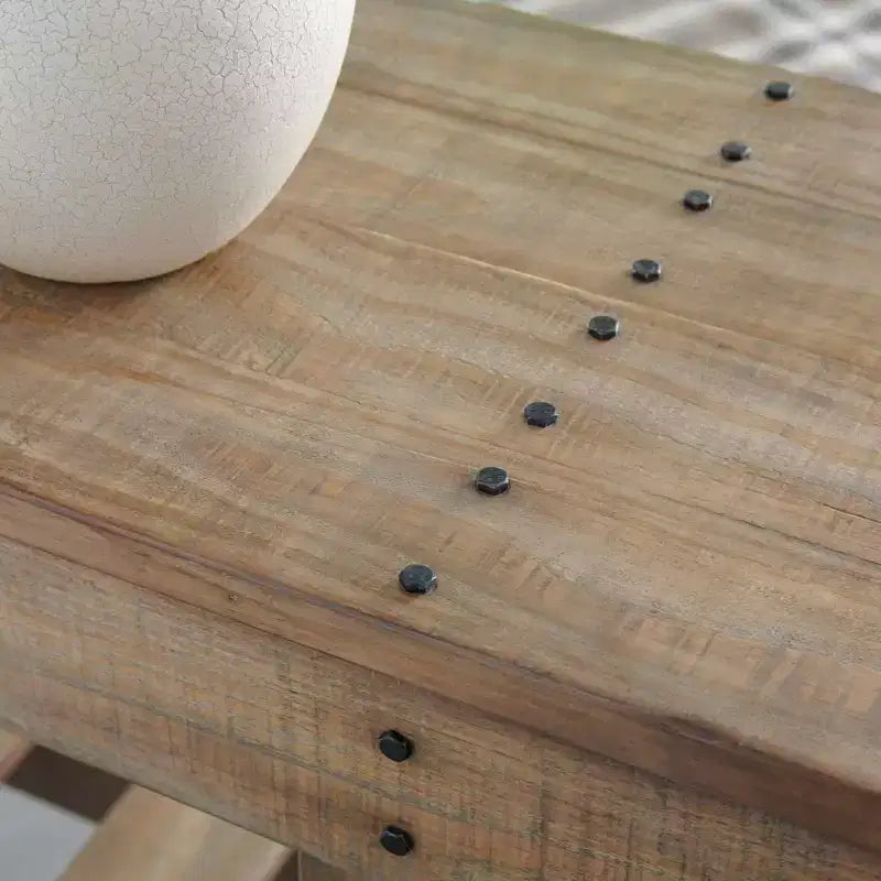 Canapé et table console marron – Entrée moderne, rangement avec étagère ouverte