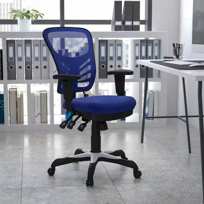 Chaise de bureau ergonomique exécutive multifonctionnelle en maille avec dossier mi-haut et accoudoirs réglables