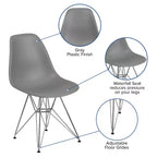 Chaise de salle à manger en plastique avec base chromée