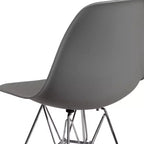 Chaise de salle à manger en plastique avec base chromée