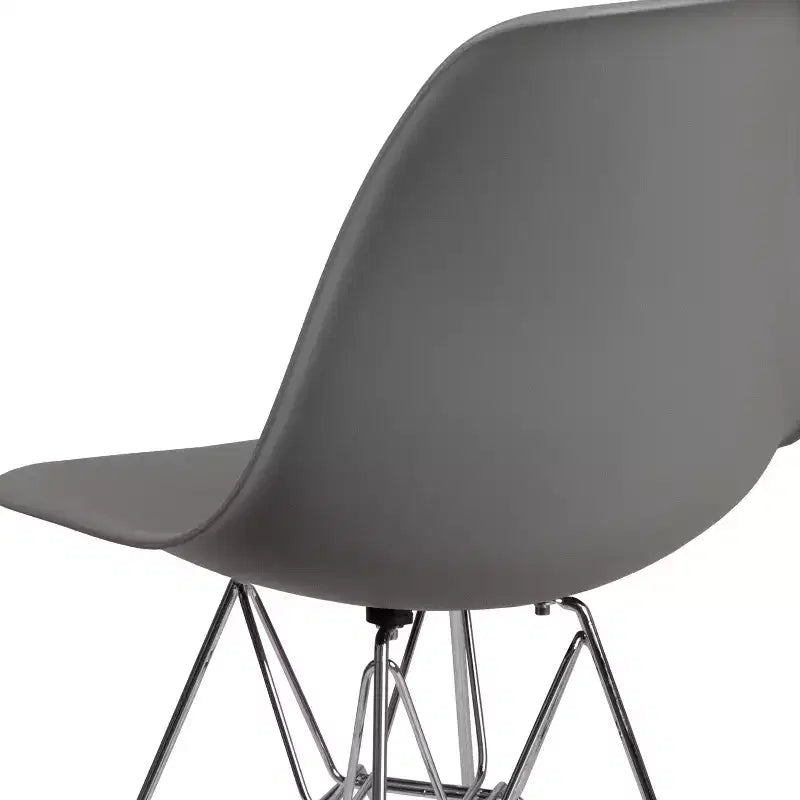 Chaise de salle à manger en plastique avec base chromée