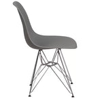 Chaise de salle à manger en plastique avec base chromée