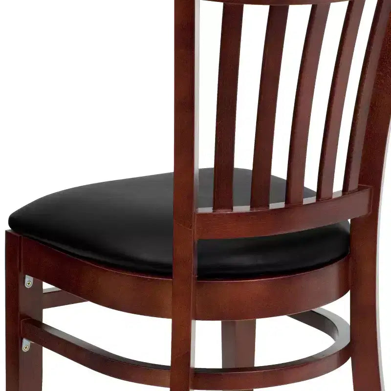 Chaise de restaurant en bois à dossier à lattes verticales