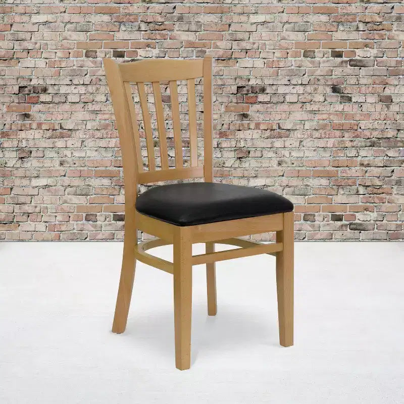 Chaise de restaurant en bois à dossier à lattes verticales